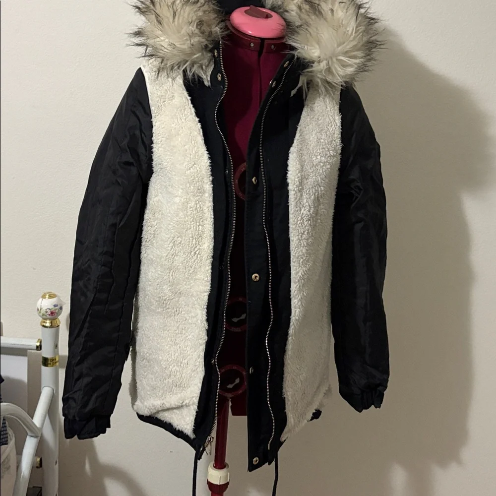 H&M Divided Women's Black Faux
Fur Pile-lined Parka Jacket with hood - Picture 9 of 15